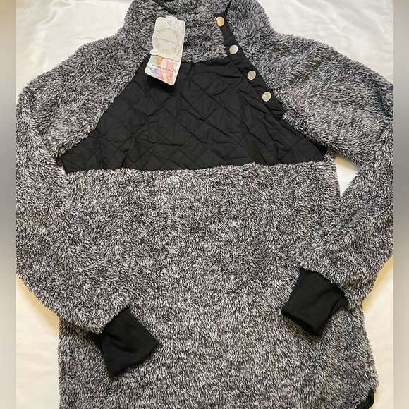NWT Pretty Garden size small black/grey fleece sweater - Picture 2 of 7
